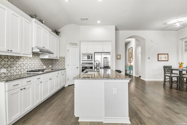 106 Dry Creek, Boerne, TX 78006