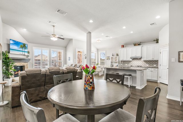 106 Dry Creek, Boerne, TX 78006