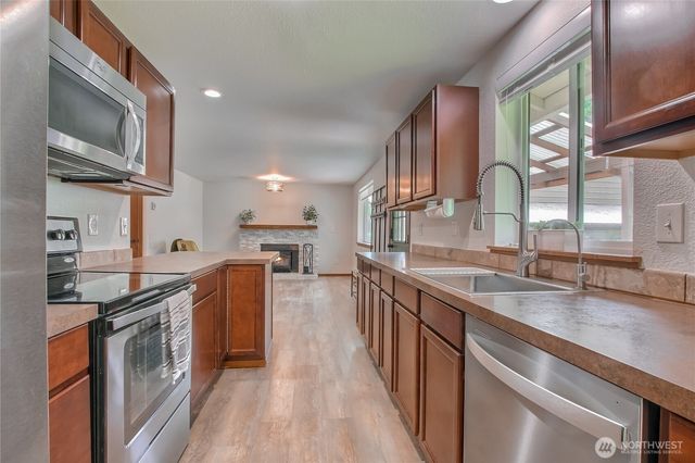 15611 SE 322nd Place, Auburn, WA 98092