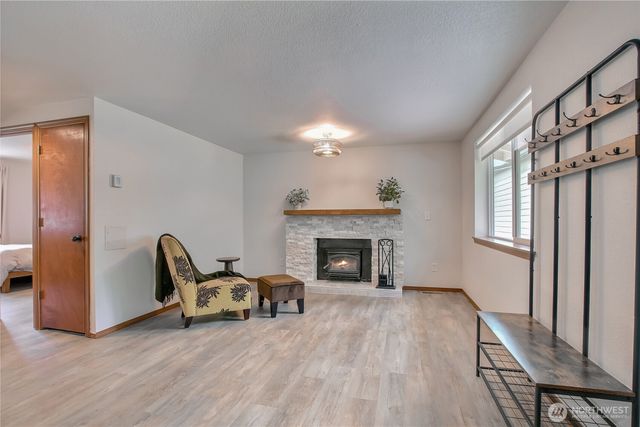 15611 SE 322nd Place, Auburn, WA 98092