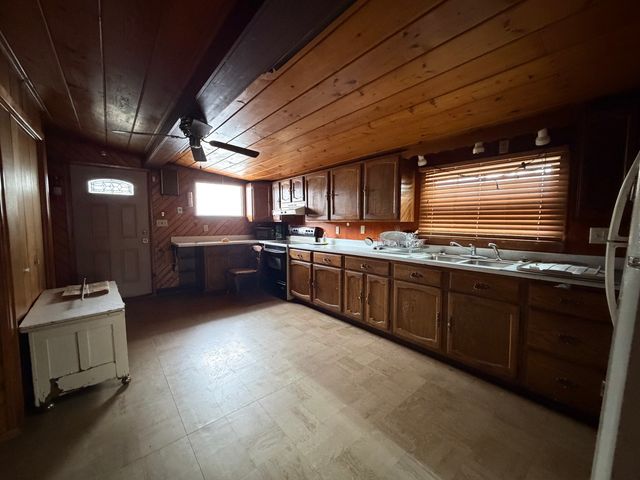 1208 W Church Street, Urbana, IL 61801