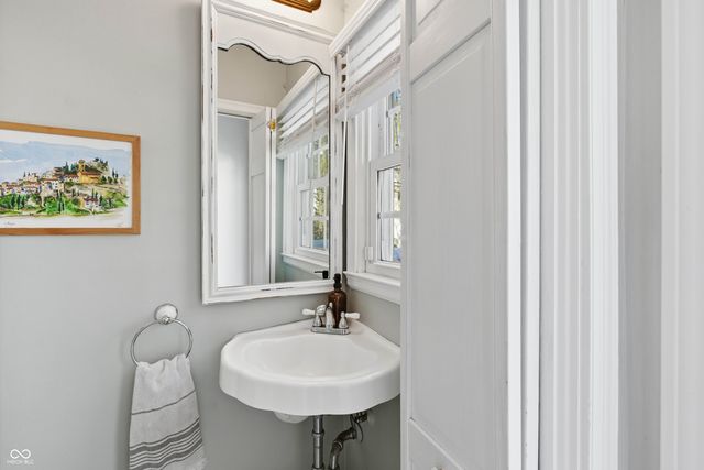 194 E Columbia Street, Danville, IN 46122