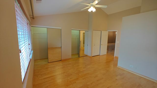 1052 Hinswood Drive, Darien, IL 60561