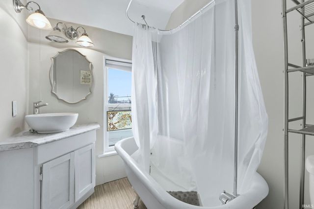 905 Crescent Avenue, Fort Wayne, FL 46805