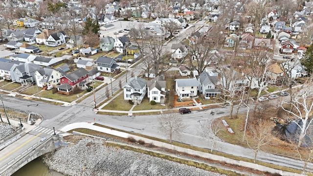 905 Crescent Avenue, Fort Wayne, FL 46805