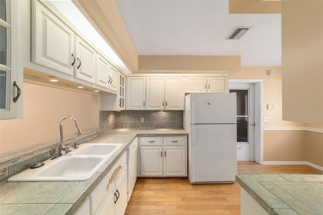 1927 SE 37TH COURT CIRCLE, Ocala, FL 34471