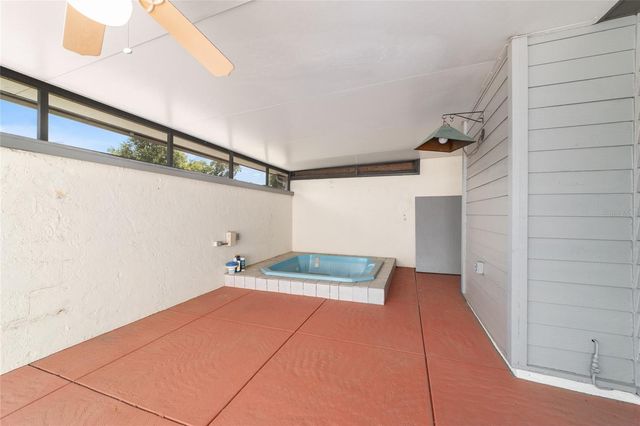 1927 SE 37TH COURT CIRCLE, Ocala, FL 34471