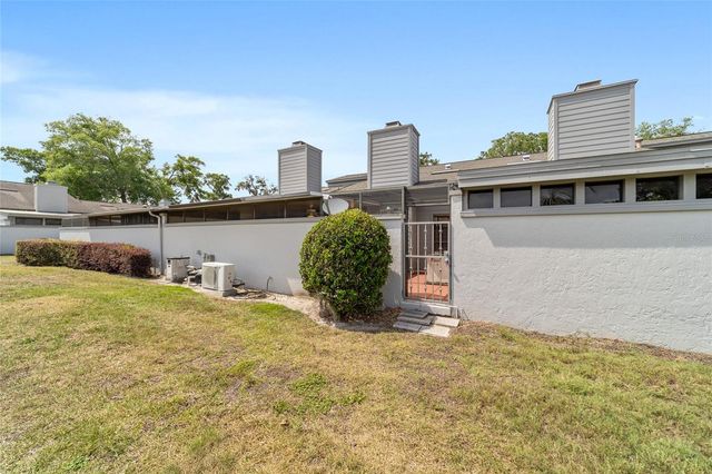 1927 SE 37TH COURT CIRCLE, Ocala, FL 34471