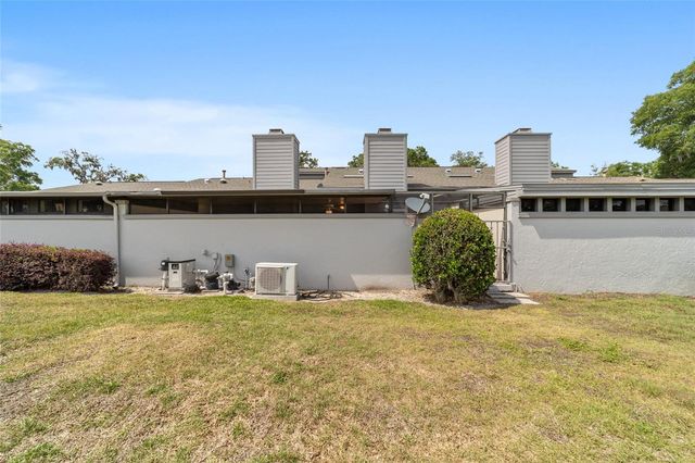 1927 SE 37TH COURT CIRCLE, Ocala, FL 34471