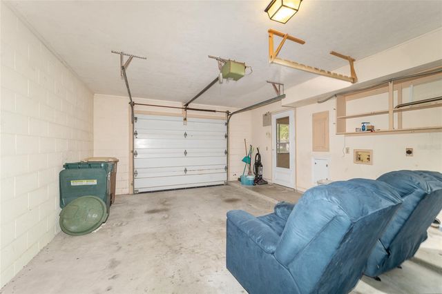 1927 SE 37TH COURT CIRCLE, Ocala, FL 34471