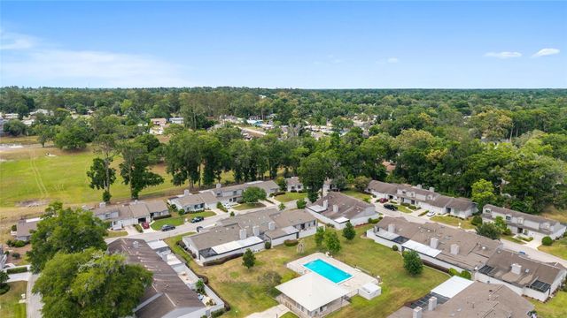 1927 SE 37TH COURT CIRCLE, Ocala, FL 34471