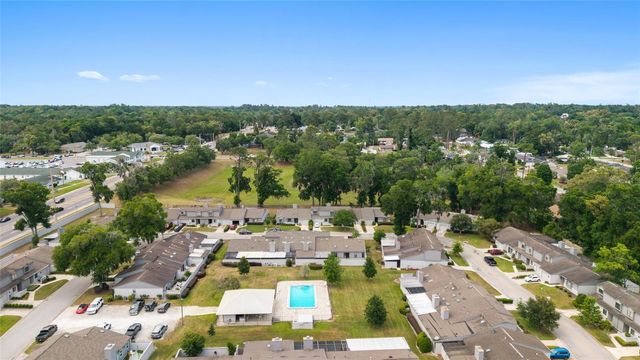 1927 SE 37TH COURT CIRCLE, Ocala, FL 34471