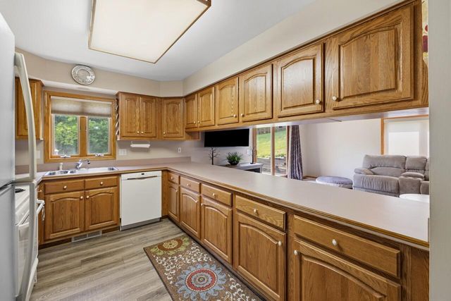 10862 Silver Lake Road, Green Oak Twp, MI 48178