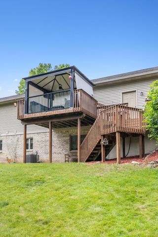 10862 Silver Lake Road, Green Oak Twp, MI 48178