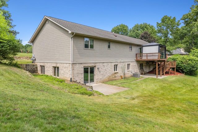 10862 Silver Lake Road, Green Oak Twp, MI 48178