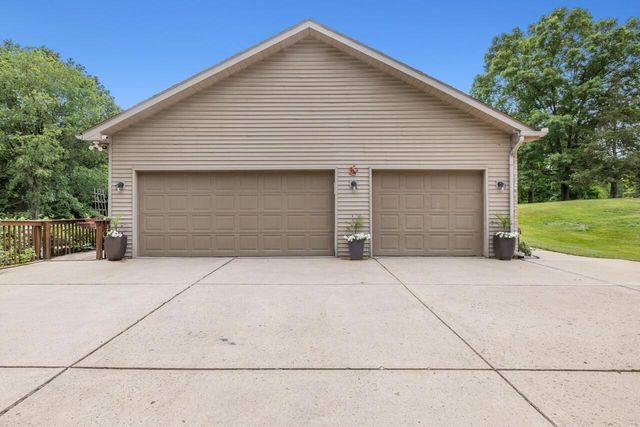 10862 Silver Lake Road, Green Oak Twp, MI 48178