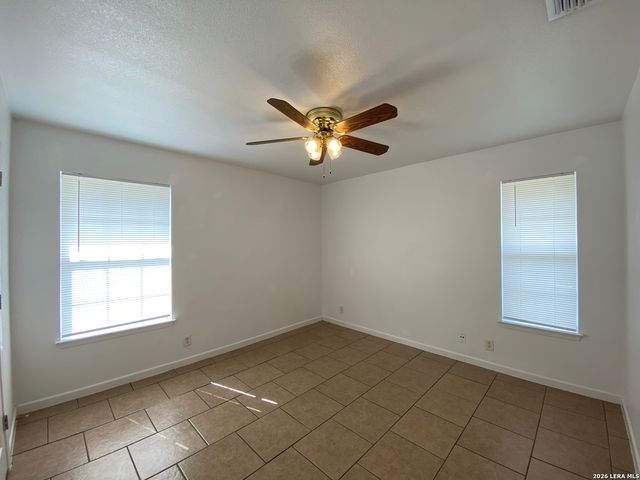 1207 & 1209 W GOODWIN ST, Pleasanton, TX 78064