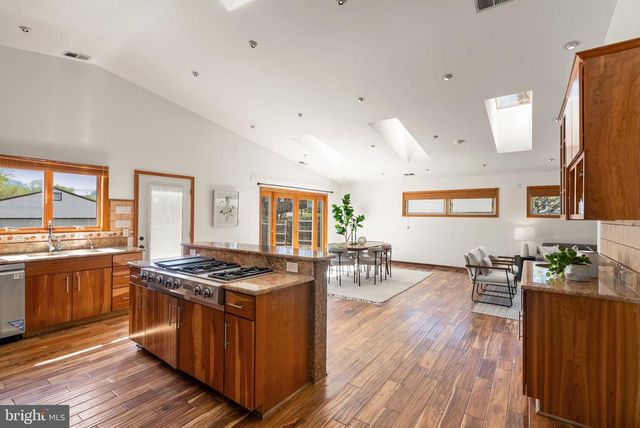 8737 REDMAN ST, Springfield, VA 22153