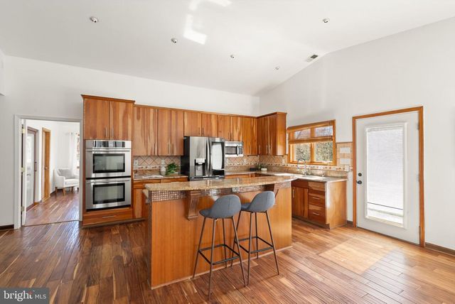 8737 REDMAN ST, Springfield, VA 22153