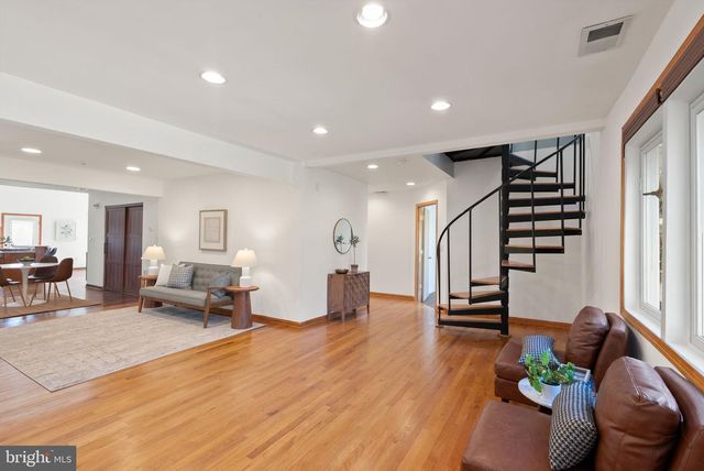 8737 REDMAN ST, Springfield, VA 22153