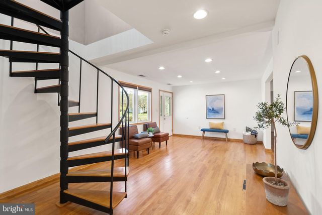 8737 REDMAN ST, Springfield, VA 22153