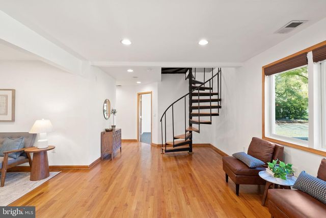 8737 REDMAN ST, Springfield, VA 22153