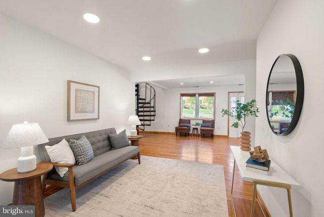 8737 REDMAN ST, Springfield, VA 22153