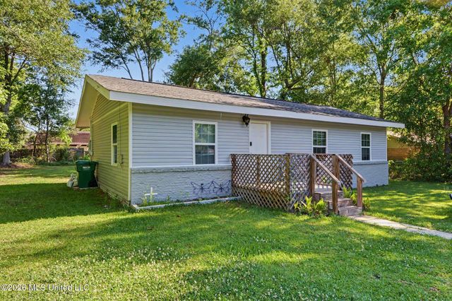16098 Crestview Drive, Gulfport, MS 39503