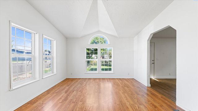 355 Old Inland Empire, Prosser, WA 99350