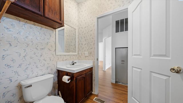 355 Old Inland Empire, Prosser, WA 99350