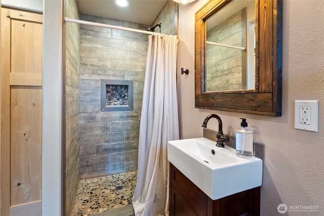 16714 Pleasant Beach Drive SE, Yelm, WA 98597