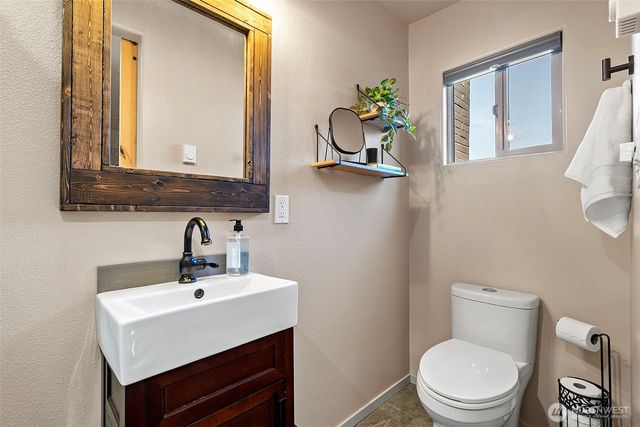 16714 Pleasant Beach Drive SE, Yelm, WA 98597