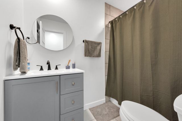 821 Lovers Lane, Grapevine, TX 76051