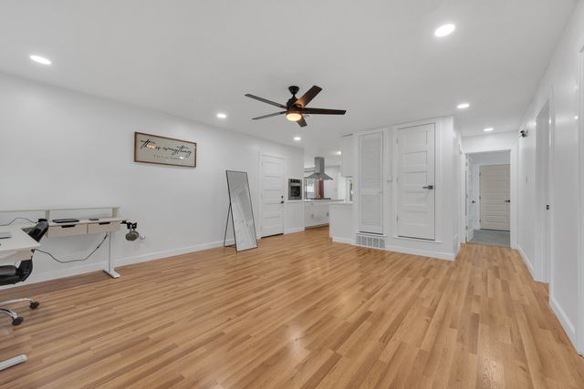 821 Lovers Lane, Grapevine, TX 76051