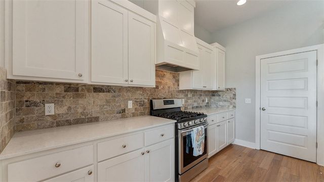 2733 N Grey Squirrel Drive, Fayetteville, AR 72704