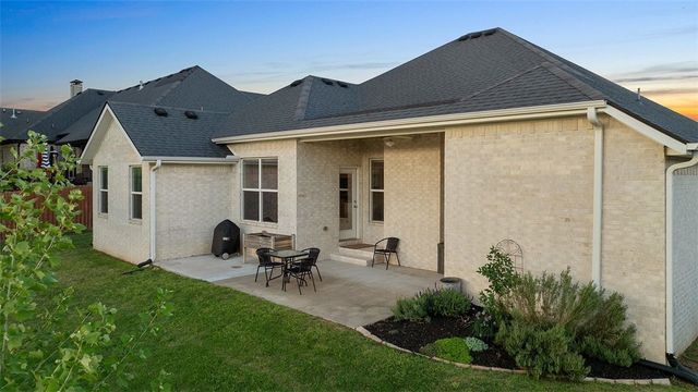 2733 N Grey Squirrel Drive, Fayetteville, AR 72704