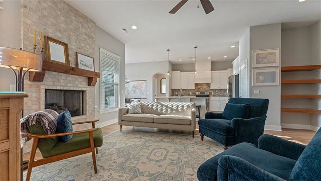 2733 N Grey Squirrel Drive, Fayetteville, AR 72704