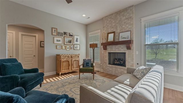 2733 N Grey Squirrel Drive, Fayetteville, AR 72704