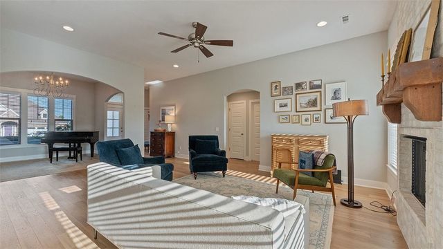 2733 N Grey Squirrel Drive, Fayetteville, AR 72704