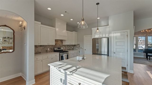 2733 N Grey Squirrel Drive, Fayetteville, AR 72704