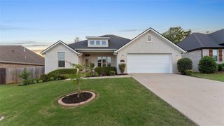 2733 N Grey Squirrel Drive, Fayetteville, AR 72704