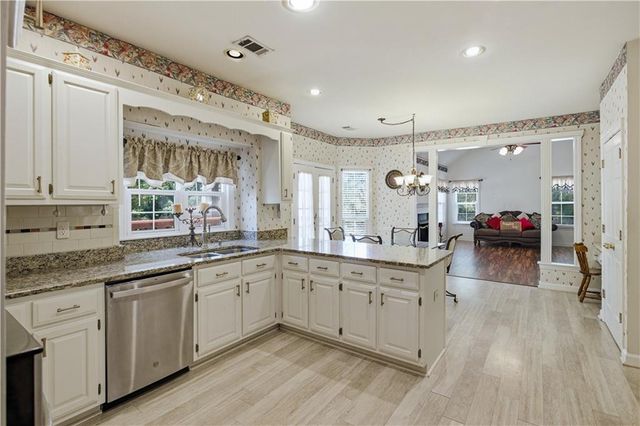 1045 White Birch Way, Lawrenceville, GA 30043
