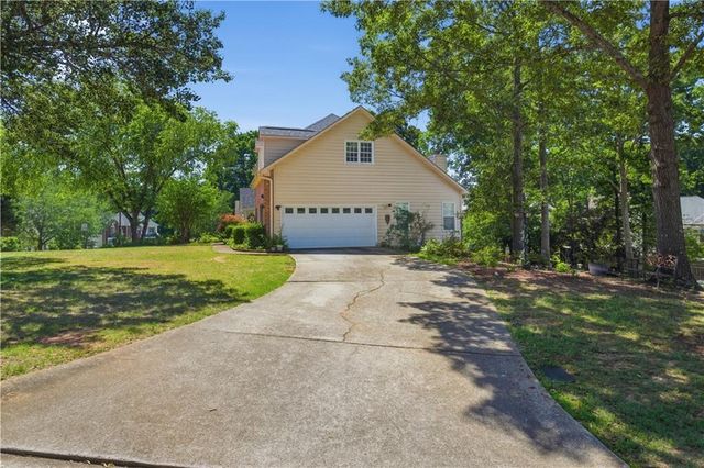 1045 White Birch Way, Lawrenceville, GA 30043
