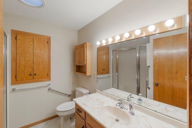 2 Riden Circle, Charles City, IA 50616