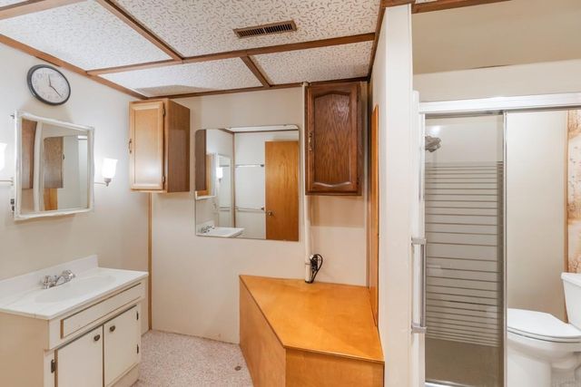 2 Riden Circle, Charles City, IA 50616