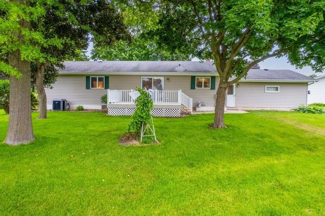 2 Riden Circle, Charles City, IA 50616