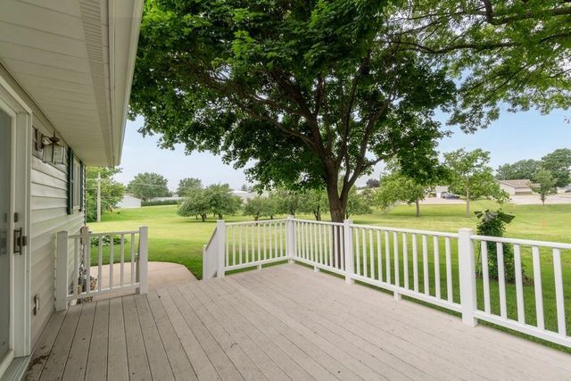 2 Riden Circle, Charles City, IA 50616