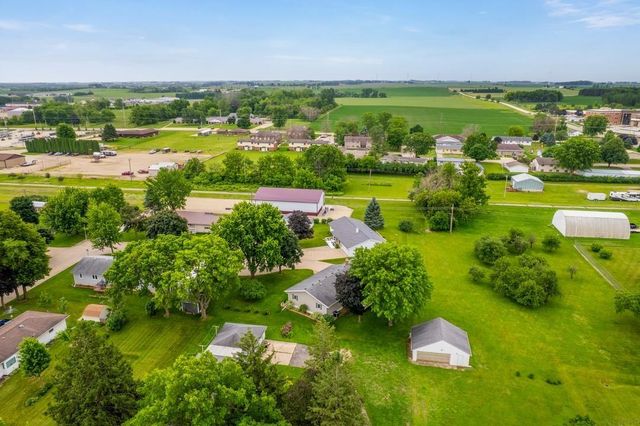 2 Riden Circle, Charles City, IA 50616