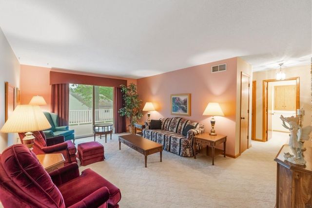 2 Riden Circle, Charles City, IA 50616