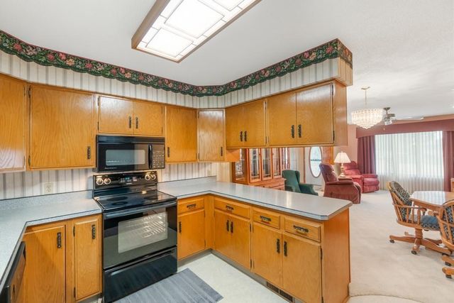 2 Riden Circle, Charles City, IA 50616